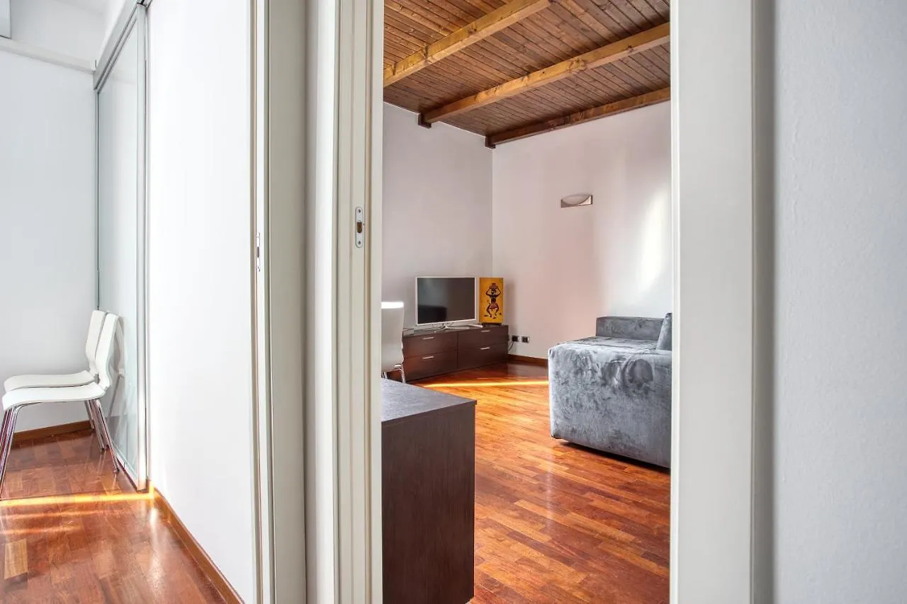 Joivy Charming Apartment In The Heart Of Isola District Milano 0*,